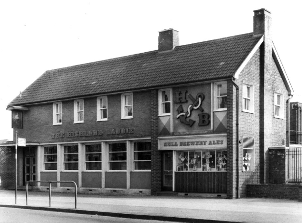 Highland Laddie pub on Southcoates Lane in 1961